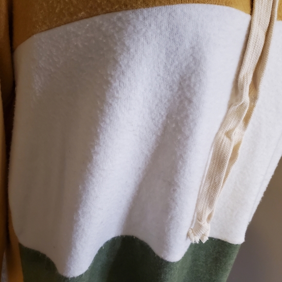 143 STORY | Women's color-block cowl-neck sweater. - Picture 5 of 5